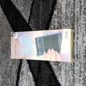 VINTAGE REALISTIC COMPACT AM/FM POCKET RADIO 1985 COLLECTIBLE NO. 12-124